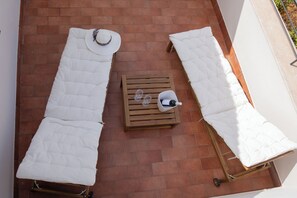 Property grounds - "Modern Studio Apartment with Barbecue Terrace - Historic Center" (Balestrate)
