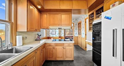 Unbeatable Location | Families & Groups | Parking Included