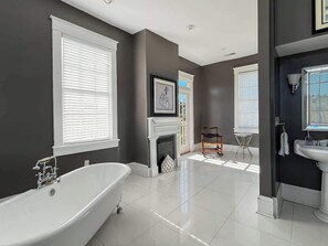 Dusche, Haartrockner, Shampoo