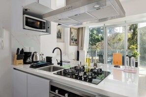 Microwave, stovetop, coffee/tea maker, toaster - w* | Modern Loft w/ Perfect View in Roma Norte (Ciudad de México)