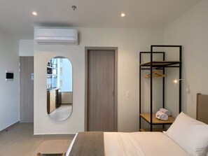 1 habitación, tabla de planchar con plancha, wifi y ropa de cama