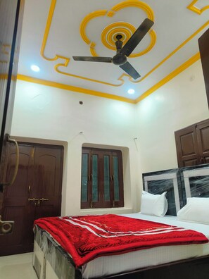 8 soverom, skrivebord, strykejern/-brett og wi-fi