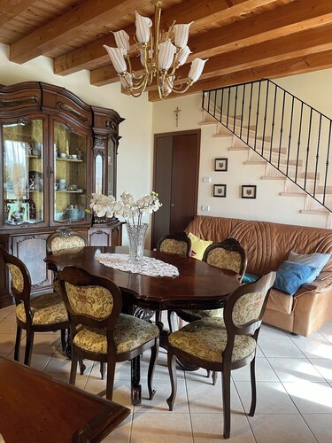 Villa Rondine is surrounded by nature, close to Garda, Verona and Valpolicella.