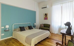 2 chambres, fer et planche à repasser, Wi-Fi, draps fournis