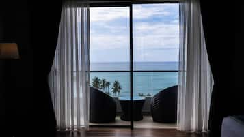 Suite Exécutive, vue mer | 1 chambre, coffres-forts dans les chambres, bureau