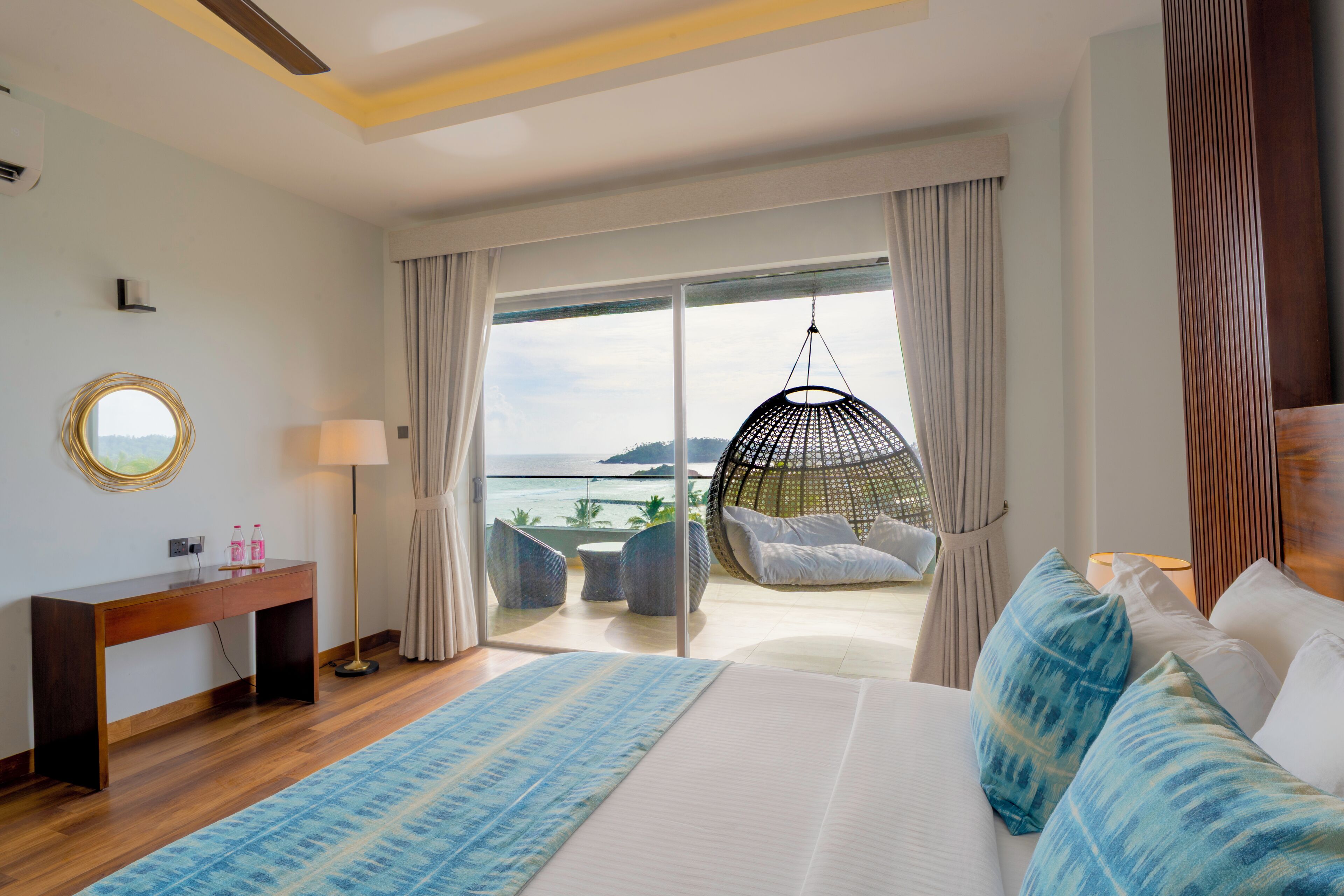 In-room safe, desk, laptop workspace, soundproofing