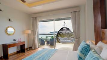 In-room safe, desk, laptop workspace, soundproofing