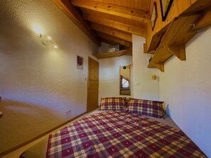 2 bedrooms