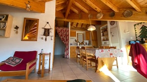 Unclassified image, 4 of 17, button - Bright apartment in central Samoëns with parking (Samoëns)