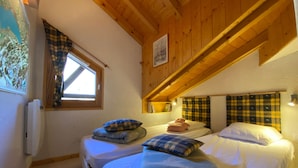 Unclassified image, 5 of 17, button - Bright apartment in central Samoëns with parking (Samoëns)