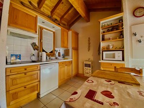 Kühlschrank, Mikrowelle, Geschirrspüler