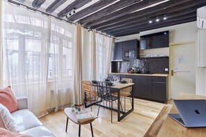 Apartment | Living area - Apartement Pantheon Ile Saint Louis 2 Bdrs (Paris)