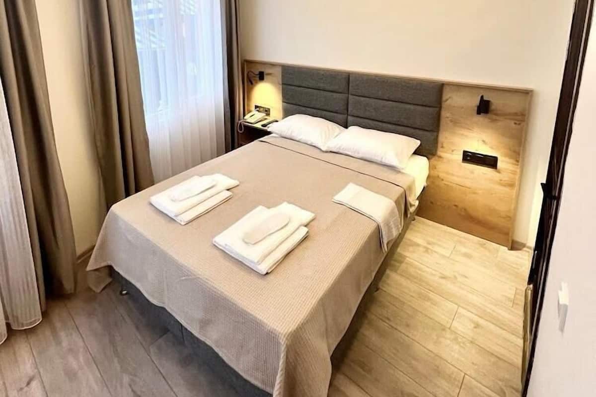 Standard-Doppelzimmer, Balkon, Stadtblick
