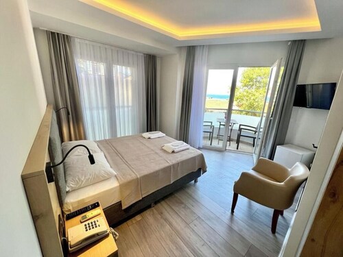   BÜYÜKADA MARİNE HOUSE HOTEL