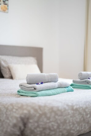 2 chambres, fer et planche à repasser, accès au Wi-Fi (inclus)