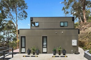 Exterior - "The Tree House Hobart" - 10kms to CBD - Sleeps 8 (Taroona)