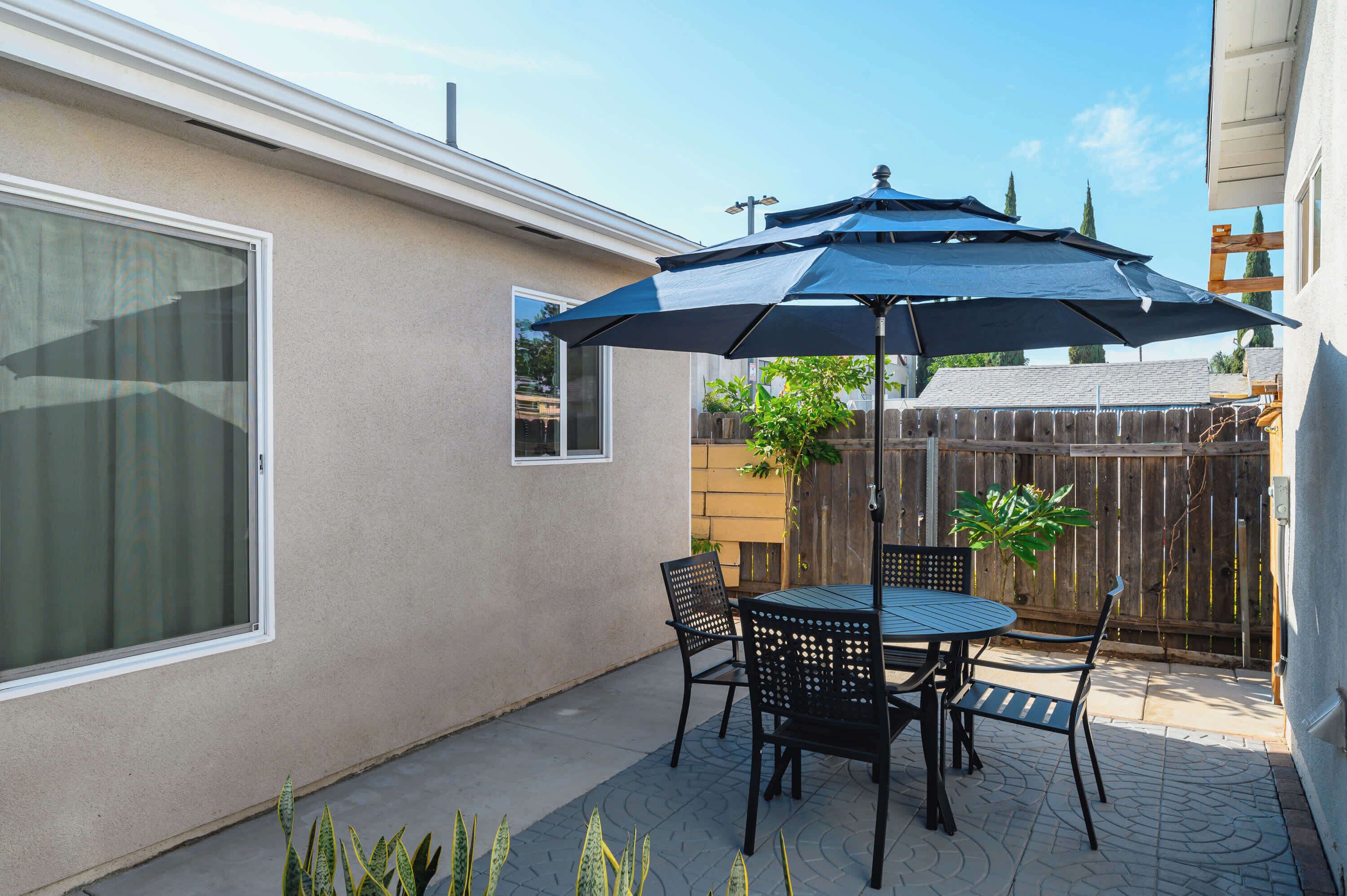 屋外ダイニングエリア