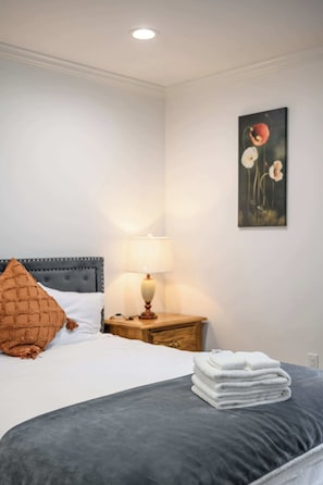 2 chambres, fer et planche Ă repasser, Wi-Fi, draps fournis
