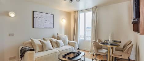 Apartment | Living area