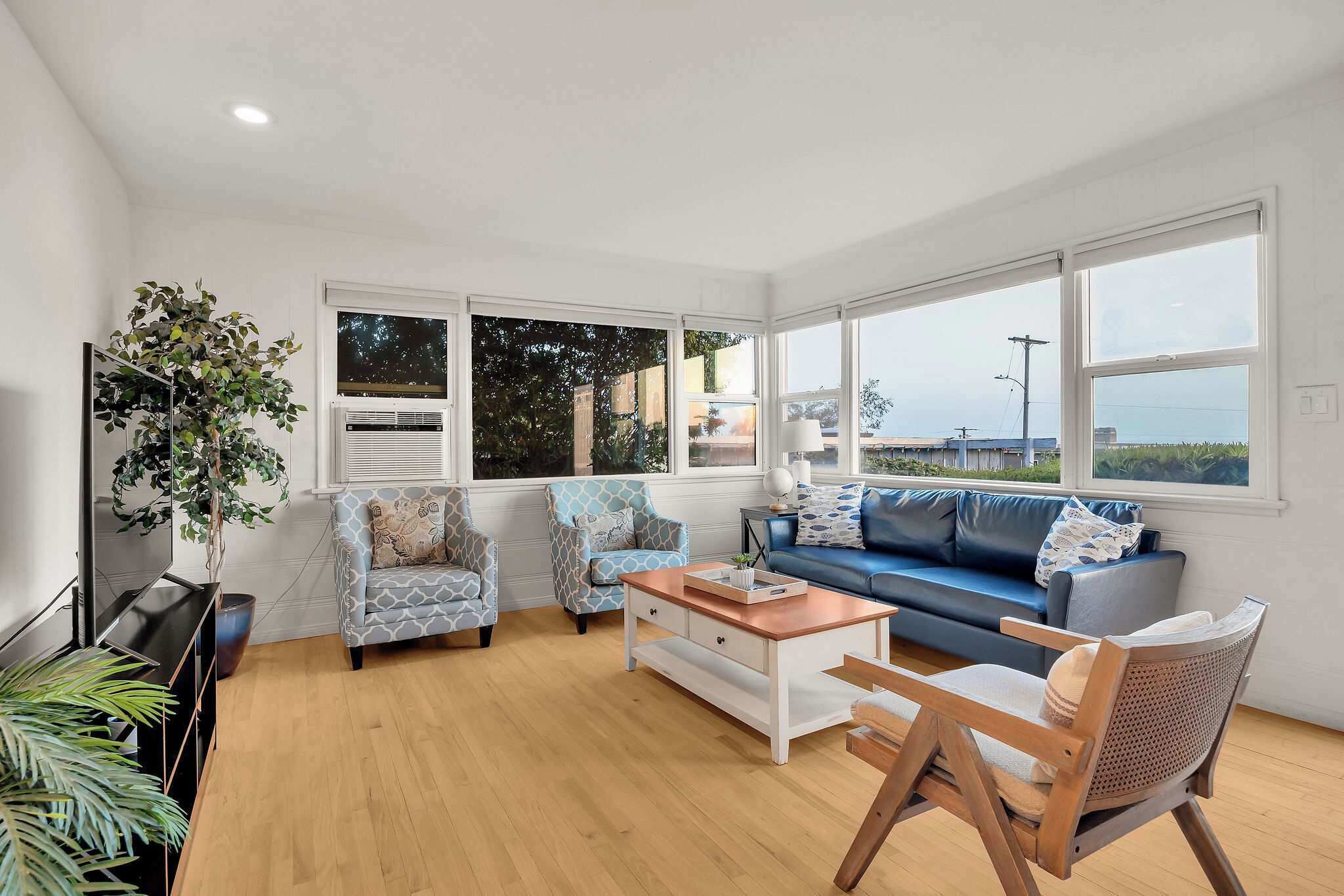 Ocean View Deck! | Walk To The Beach | King Suite - Encinitas, CA