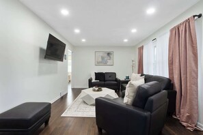 Televisie, videospelletjes en een kantoor