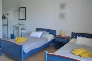 4 habitaciones, tabla de planchar con plancha, wifi y ropa de cama