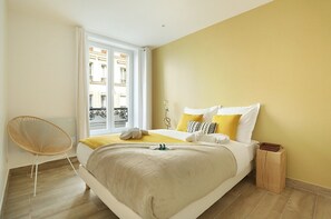 Apartment | Laptopgeeigneter Arbeitsplatz, Bügeleisen/Bügelbrett, Bettwäsche