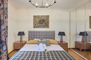 Apartamento | Espaço de trabalho para notebook, ferros/tábuas de passar roupa