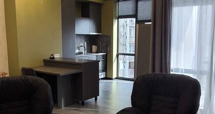 Cozy apartment in Nor Nork: Balcony, AC, WiFi