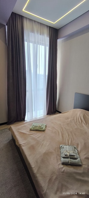 1 quarto, escrivaninha, ferros/tábuas de passar roupa, Wi-Fi