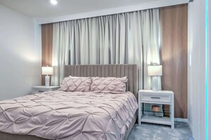 5 bedrooms, iron/ironing board, WiFi, bed sheets