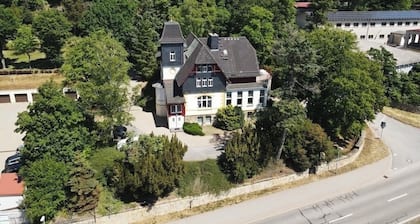 Historic villa from the Wilhelminian era with park-like property in the Harz Mountains