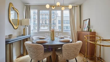 Apartment | Dining