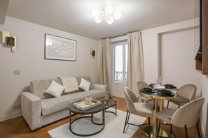 Apartment | Living area