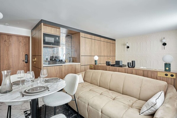 Apartment | Interior - Magnificent New Studio Louvre Palais Royal (Paris)