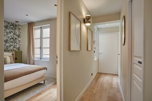 公寓 | 筆電工作空間、熨斗/熨衣板、床單