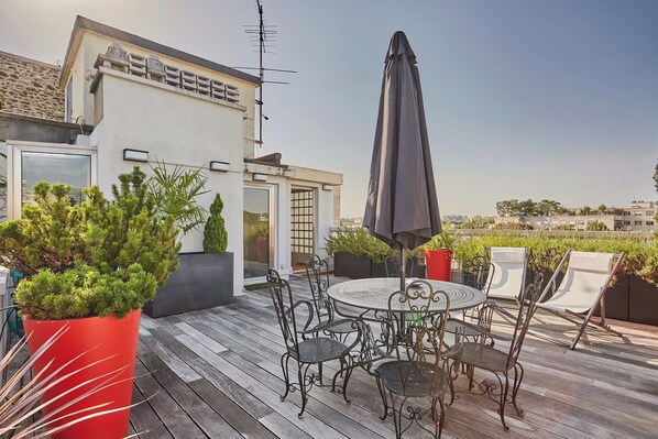 Apartment | Outdoor dining - Very Nice Apartment With Terrace Neuilly (Neuilly-sur-Seine)