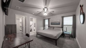 3 bedrooms, iron/ironing board, WiFi