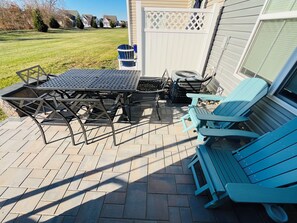 Outdoor dining - Beautiful townhome with community pool, shuttle to Bethany, and more! (Millville)