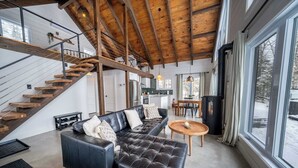 Living area - Spa, Steam room and Lake | Le Stuga (Lac-aux-Sables)
