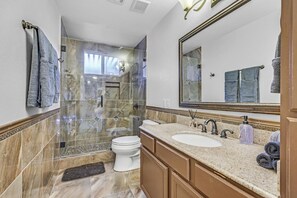 Shower, hair dryer, towels, shampoo - Luxury 6BR Vegas Villa | Pool & Spa • Near Strip (Las Vegas)
