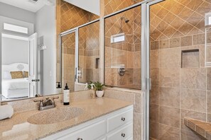 Shower, hair dryer, towels, shampoo - Ocean Isle Beach Gem: Steps to Beach & Pool! (Ocean Isle Beach)