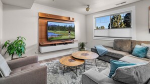 Unclassified image, 4 of 47, button - New! Hot Tub ~ Foosball ~ Bonus Room ~ Dog Friendly ~ AC! (Bend)