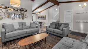Unclassified image, 2 of 47, button - New! Hot Tub ~ Foosball ~ Bonus Room ~ Dog Friendly ~ AC! (Bend)