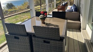 Unclassified image, 3 of 48, button - Waterfront retreat with private dock, hot tub, sauna and spectacular gulf views (Georgetown)