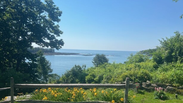 Unclassified image, 1 of 48, button - Waterfront retreat with private dock, hot tub, sauna and spectacular gulf views (Georgetown)