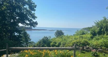 Waterfront retreat with private dock, hot tub, sauna and spectacular gulf views