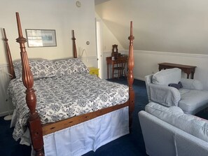 4 bedrooms, iron/ironing board, WiFi, bed sheets - Waterfront retreat with private dock, hot tub, sauna and spectacular gulf views (Georgetown)