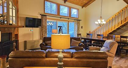 Comfy, fireplace, ski shuttle, pool & hot tub, tennis. L8006 by LRS