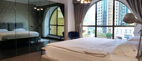 4 室のベッドルーム、アイロン / アイロン台、WiFi、ベッドシーツ